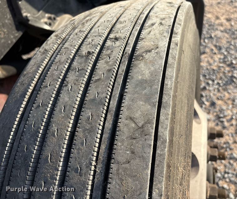 image for item EJ3230 2015 Kenworth T680 semi truck