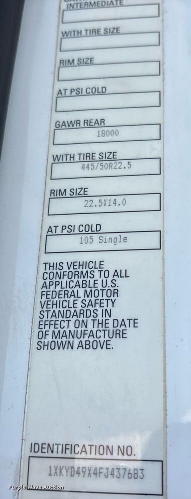 image for item EJ3230 2015 Kenworth T680 semi truck