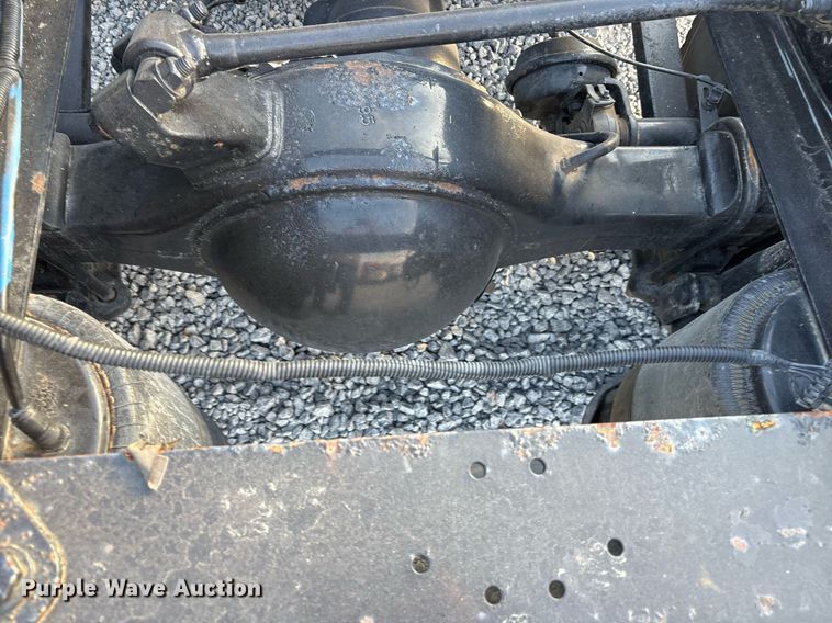 image for item EJ3231 2015 Freightliner Cascadia Evolution semi truck