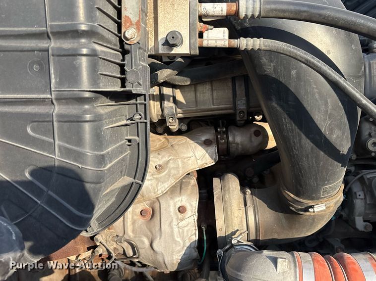 image for item EJ3231 2015 Freightliner Cascadia Evolution semi truck