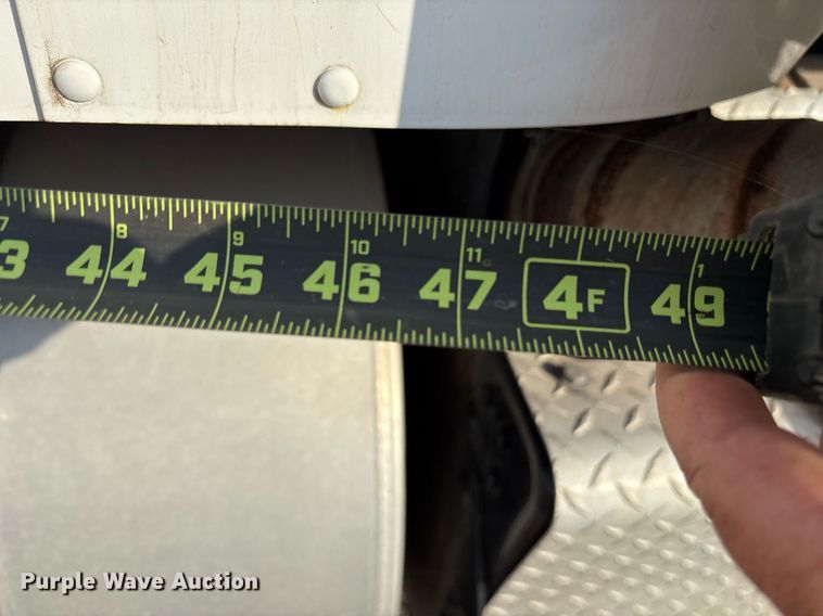 image for item EJ3232 2012 Kenworth T800 semi truck