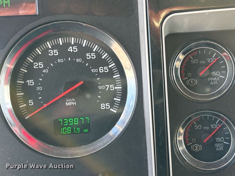 image for item EJ3232 2012 Kenworth T800 semi truck