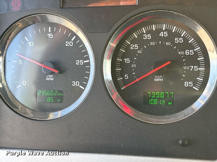 image for item EJ3232 2012 Kenworth T800 semi truck