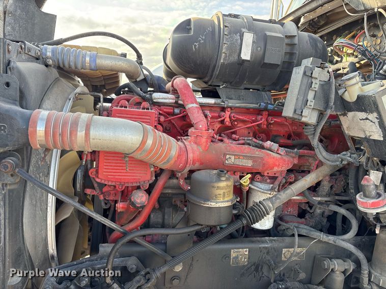 image for item EJ3232 2012 Kenworth T800 semi truck