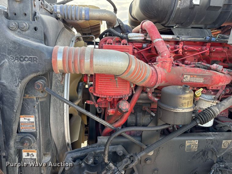 image for item EJ3232 2012 Kenworth T800 semi truck