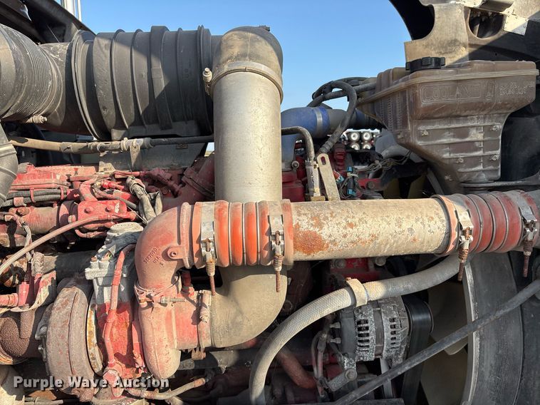 image for item EJ3232 2012 Kenworth T800 semi truck