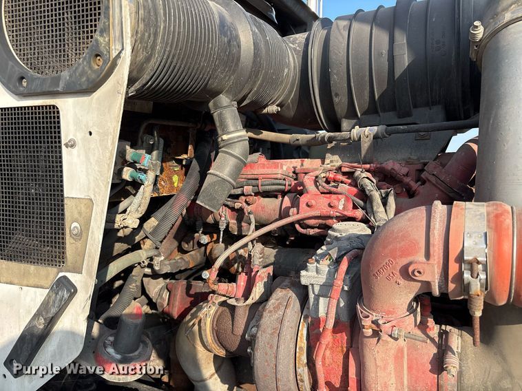 image for item EJ3232 2012 Kenworth T800 semi truck