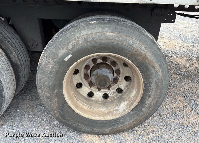 image for item EJ3239 2012 Wabash refrigerated van trailer