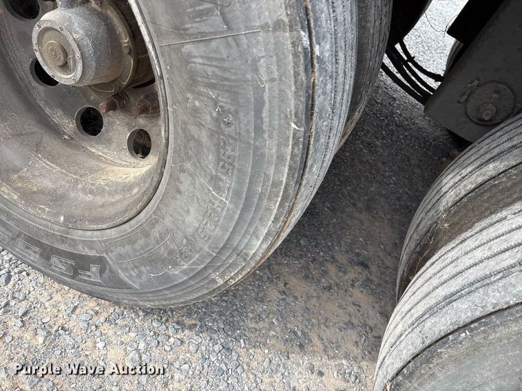 image for item EJ3239 2012 Wabash refrigerated van trailer