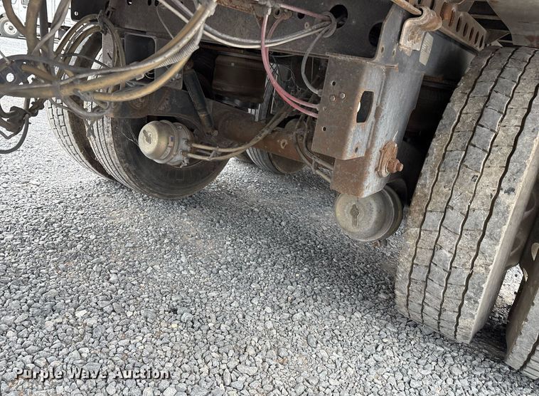 image for item EJ3240 2005 Wabash refrigerated van trailer