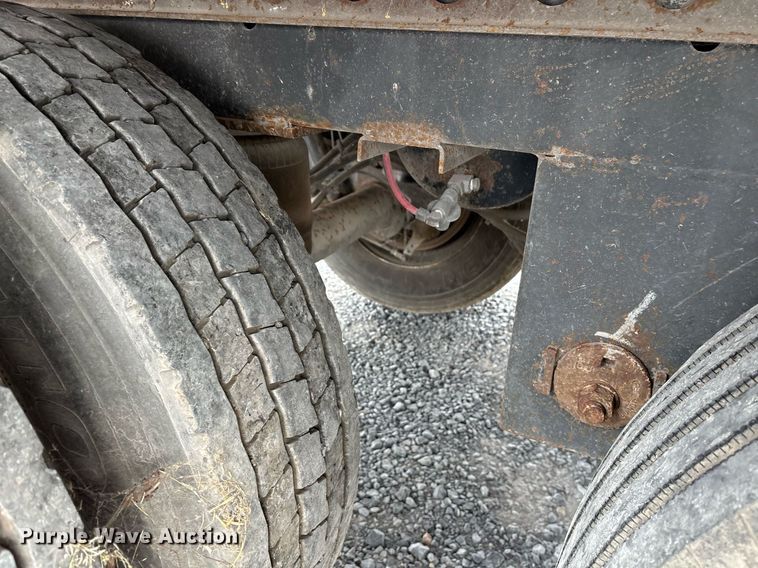 image for item EJ3240 2005 Wabash refrigerated van trailer