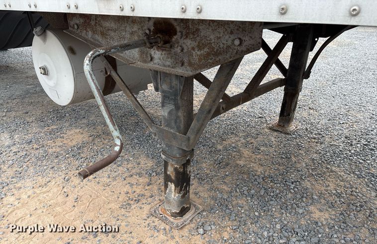 image for item EJ3240 2005 Wabash refrigerated van trailer