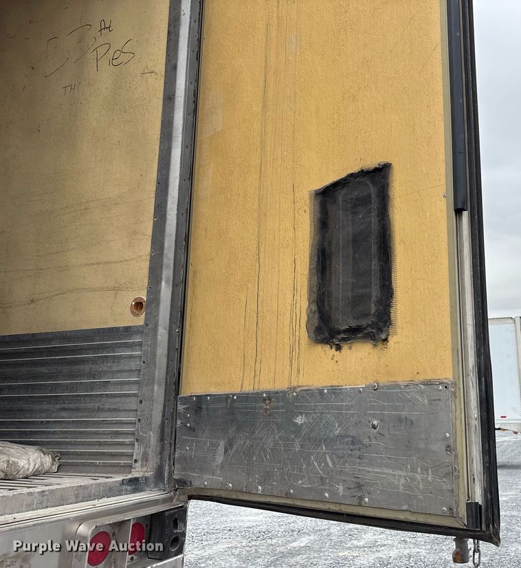 image for item EJ3240 2005 Wabash refrigerated van trailer