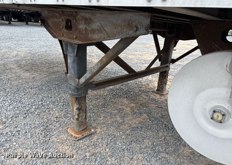 image for item EJ3240 2005 Wabash refrigerated van trailer