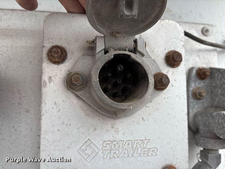 image for item EJ3240 2005 Wabash refrigerated van trailer