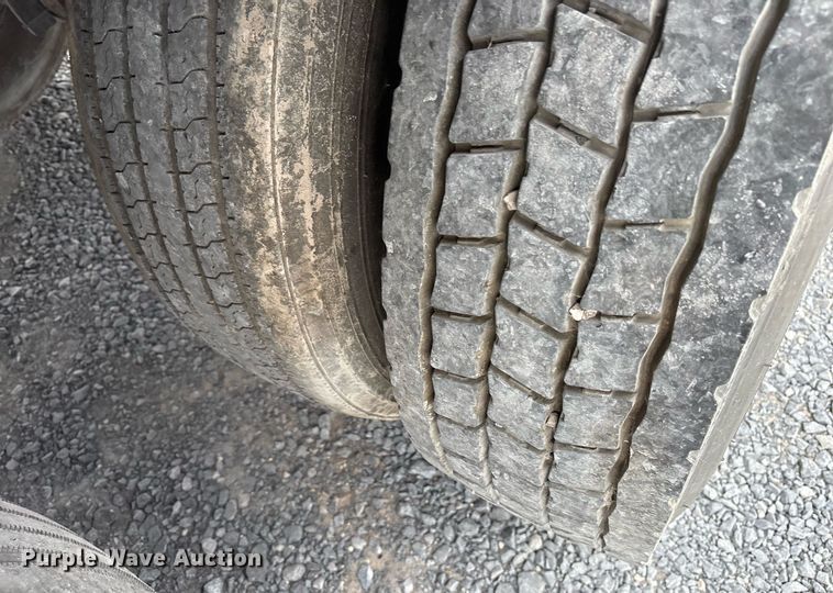 image for item EJ3240 2005 Wabash refrigerated van trailer