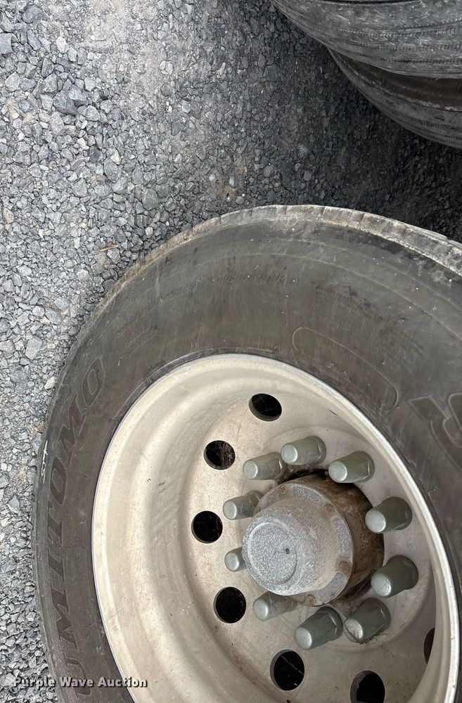 image for item EJ3240 2005 Wabash refrigerated van trailer