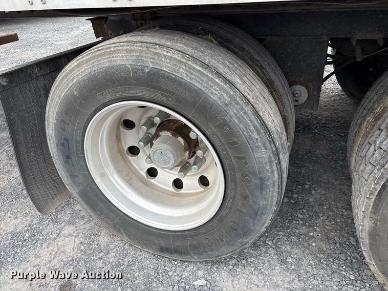 image for item EJ3240 2005 Wabash refrigerated van trailer