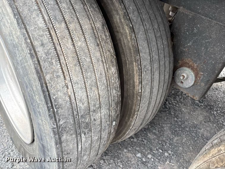 image for item EJ3240 2005 Wabash refrigerated van trailer