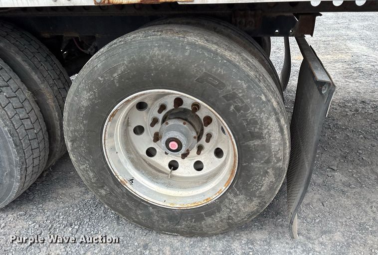 image for item EJ3240 2005 Wabash refrigerated van trailer