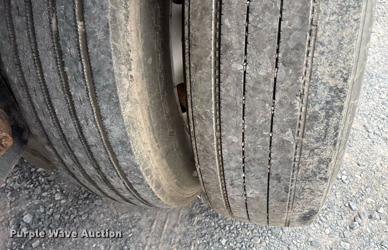 image for item EJ3240 2005 Wabash refrigerated van trailer