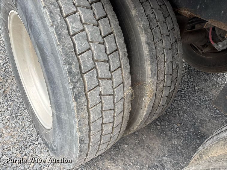 image for item EJ3240 2005 Wabash refrigerated van trailer