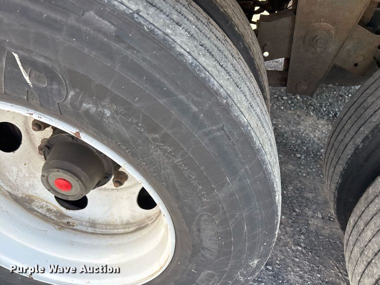 image for item EJ3257 2006 Great Dane 7411T-SSL dry van trailer