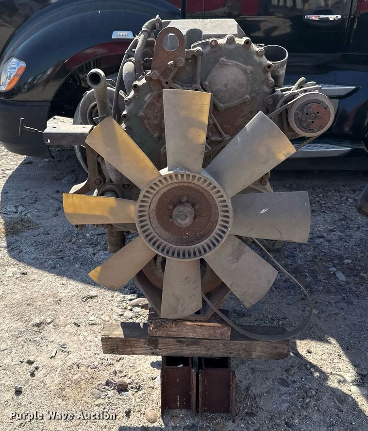 image for item EJ3273 2001 Detroit Diesel Series 60 engine