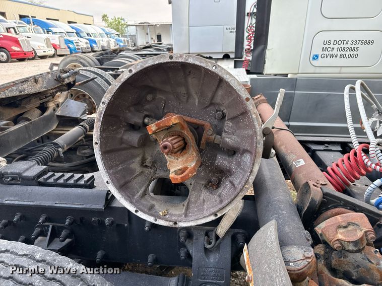 image for item EJ3281 2002 Peterbilt 379 semi truck