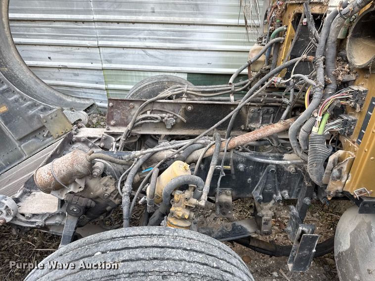 image for item EJ3281 2002 Peterbilt 379 semi truck