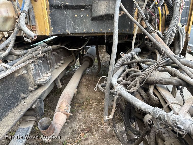 image for item EJ3281 2002 Peterbilt 379 semi truck