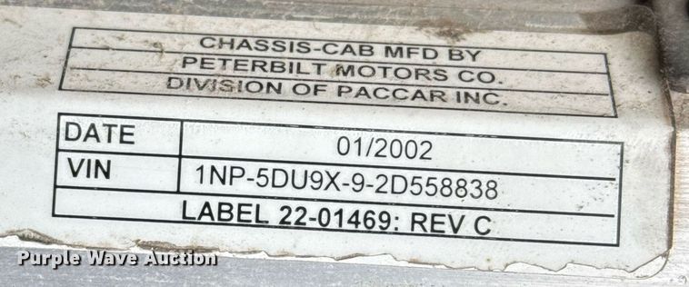 image for item EJ3281 2002 Peterbilt 379 semi truck