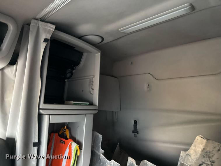 image for item EJ3282 2011 Volvo VN semi truck