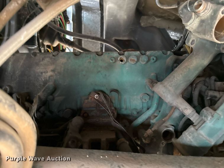 image for item EJ3282 2011 Volvo VN semi truck