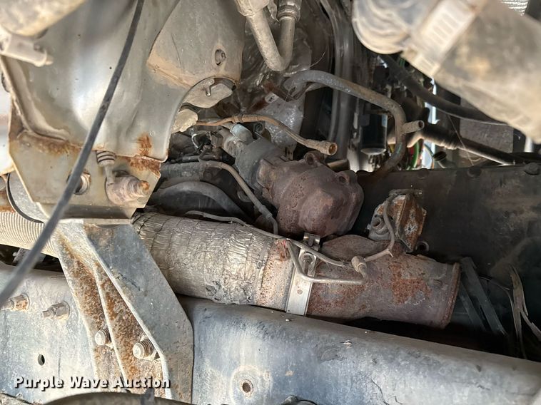 image for item EJ3282 2011 Volvo VN semi truck