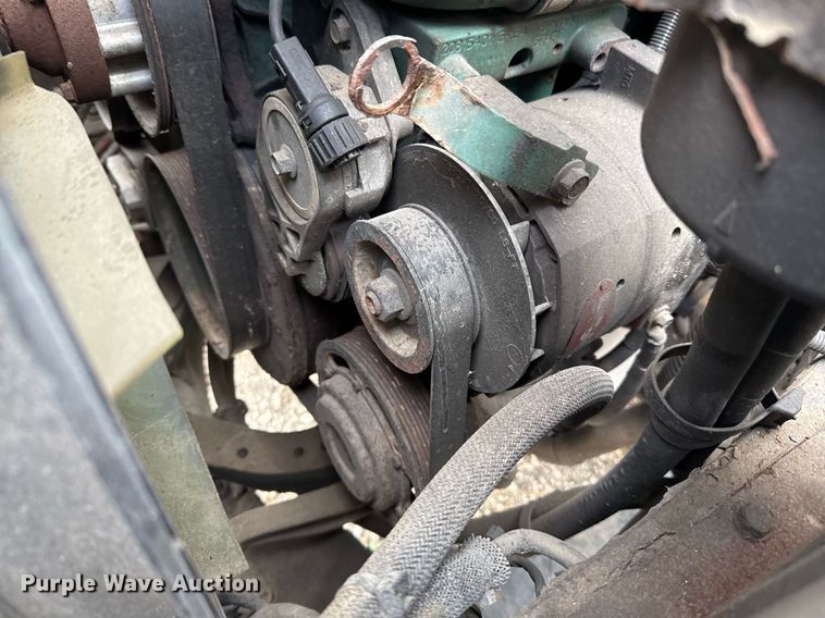 image for item EJ3286 2011 Volvo VN semi truck