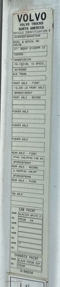 image for item EJ3288 2010 Volvo VN semi truck