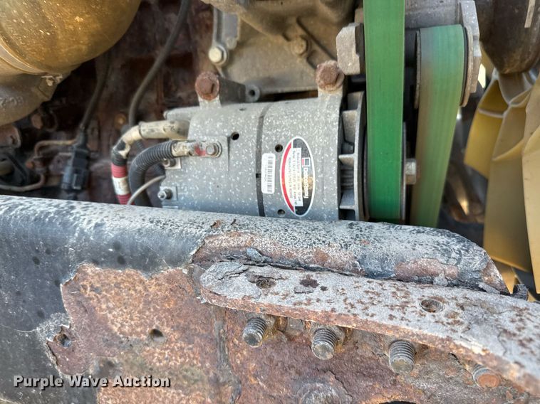 image for item EJ3290 2013 Freightliner Cascadia semi truck