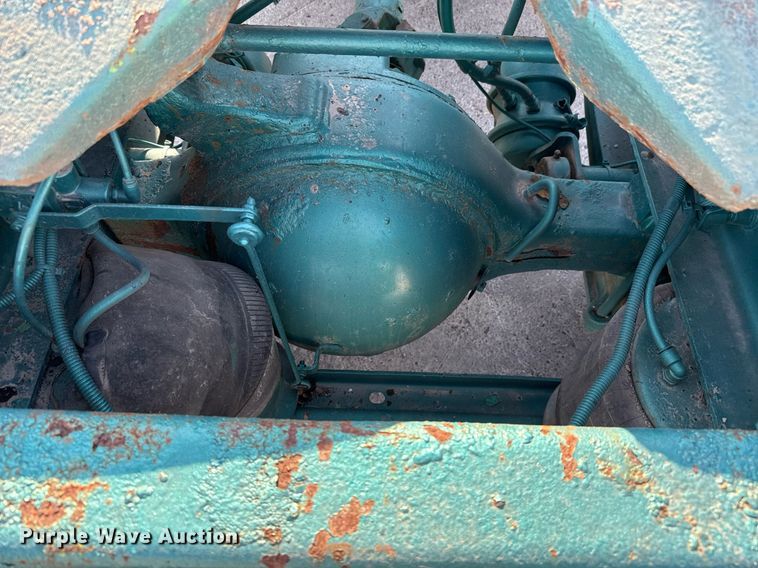 image for item EJ3291 2015 Freightliner Business Class M2 semi truck