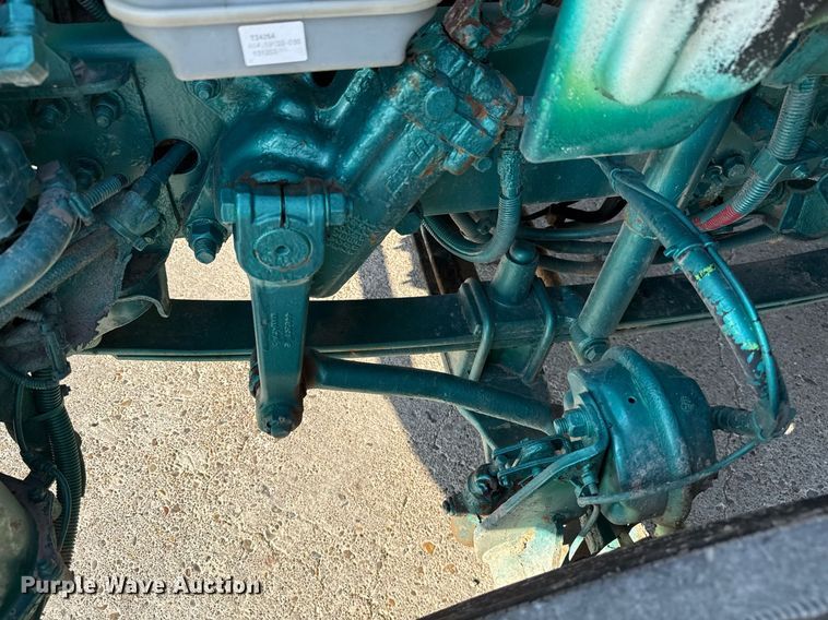 image for item EJ3291 2015 Freightliner Business Class M2 semi truck