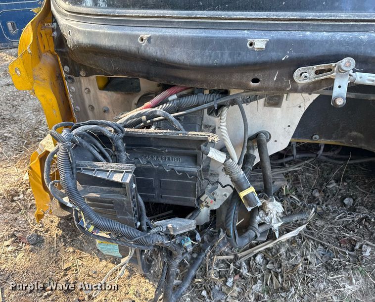 image for item EJ3294 2014 Freightliner Cascadia semi truck cab