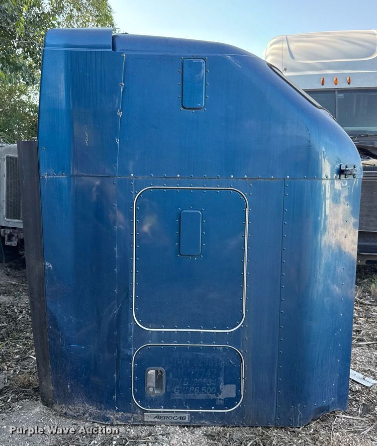 image for item EJ3295 2015 Kenworth W900 sleeper cab