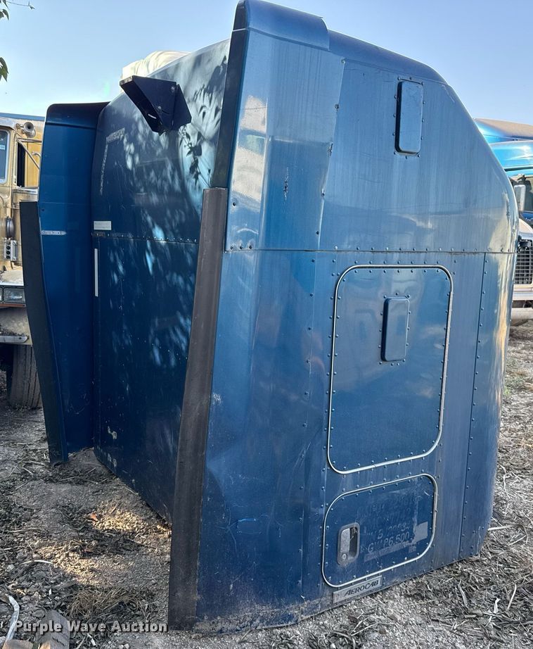 image for item EJ3295 2015 Kenworth W900 sleeper cab