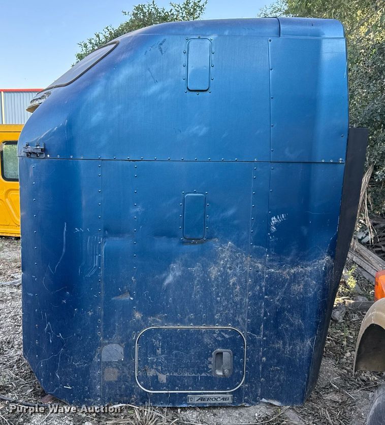 image for item EJ3295 2015 Kenworth W900 sleeper cab