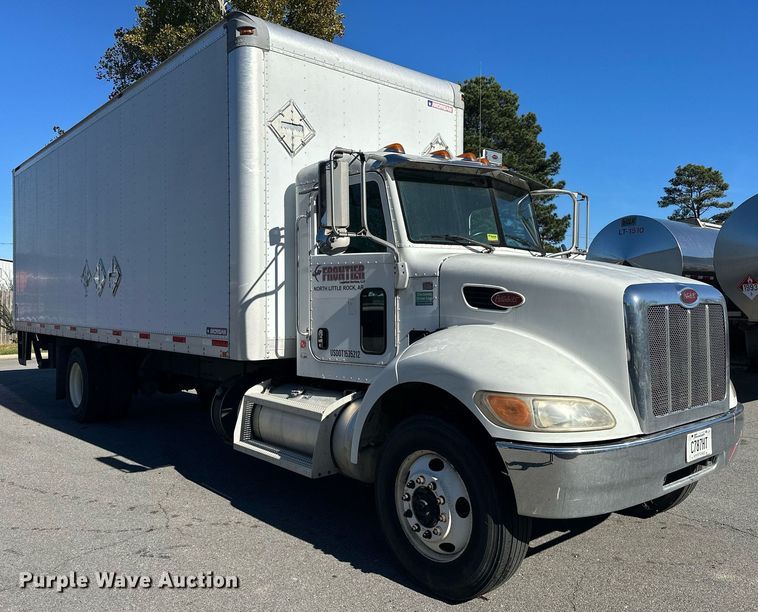 image for item EJ5165 2014 Peterbilt 337 box truck