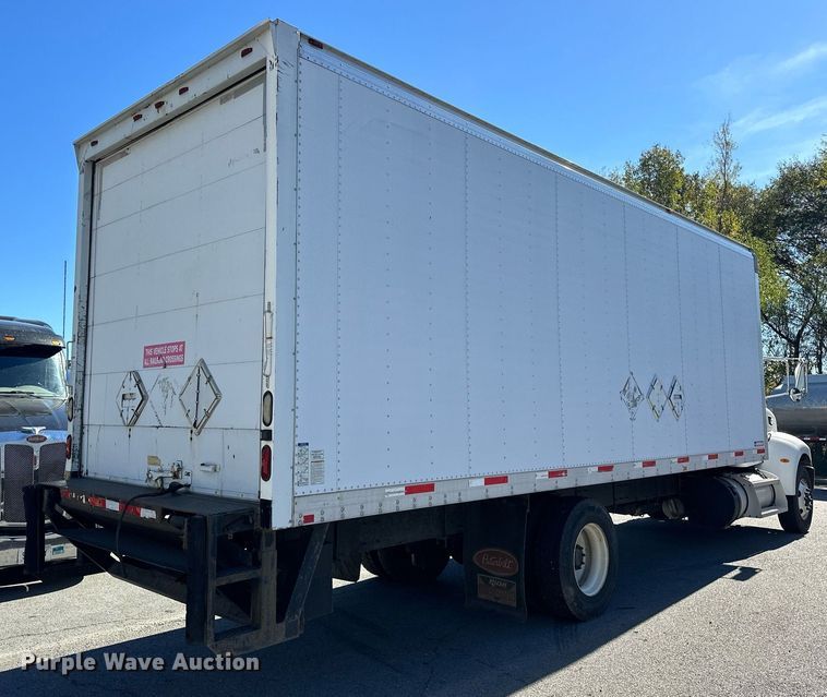 image for item EJ5165 2014 Peterbilt 337 box truck