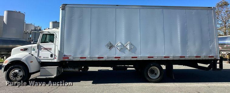 image for item EJ5165 2014 Peterbilt 337 box truck