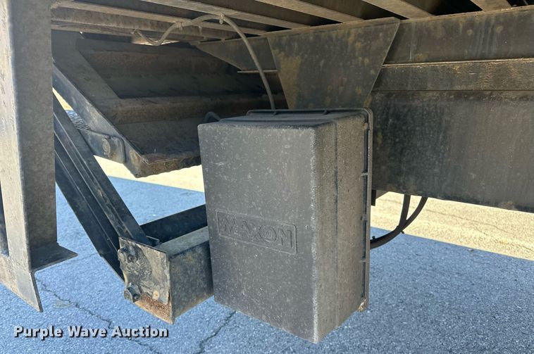 image for item EJ5165 2014 Peterbilt 337 box truck