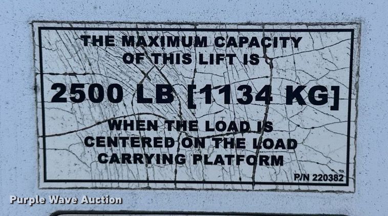 image for item EJ5165 2014 Peterbilt 337 box truck