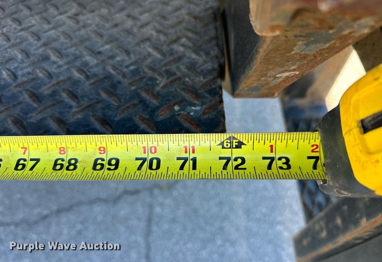 image for item EJ5165 2014 Peterbilt 337 box truck